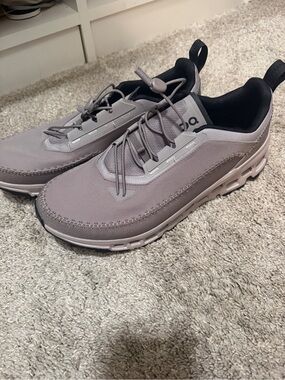 On Running Cloudaway Men's Sneakers in Light Gray with Black Lining